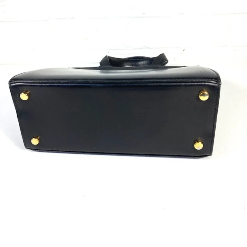Vintage 1970s/80s Salvatore Ferragamo bow bag made of glove hand top leather - Picture 6 of 10